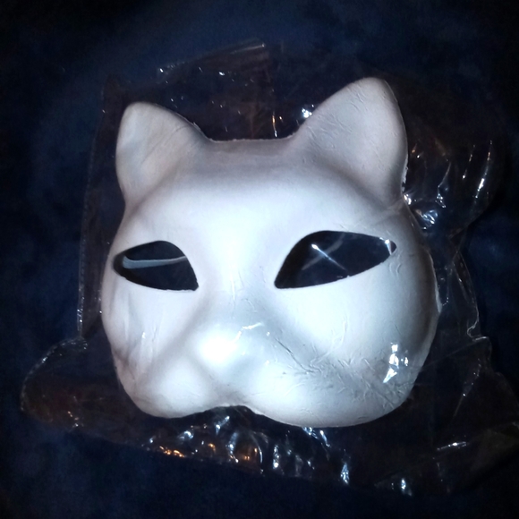 Primed Feline face mask for crafting - Picture 4 of 4